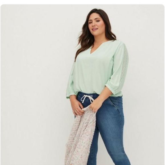 Torrid Challis with Embroidered Sleeve Top sz 0 (L -10) - Picture 4 of 14